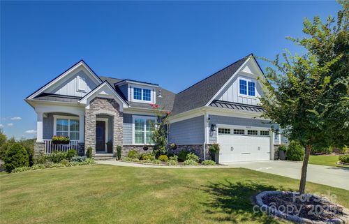 82132 Standing Oak Dr, Charlotte, NC, 28278-8045 | Card Image