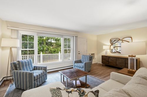 6-524 Laurel Lake Road, Thiensville, WI, 53092 | Card Image