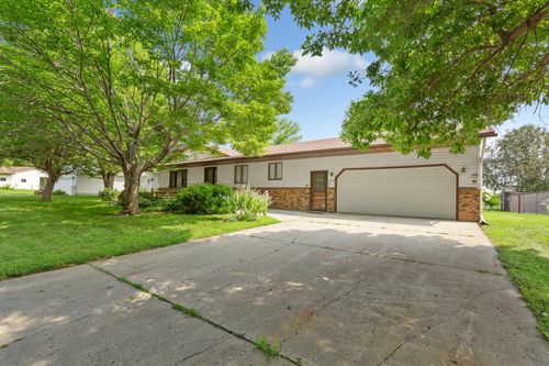 556 Karmil Place, Gaylord, MN, 55334 | Card Image
