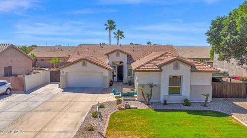 7965 W Robin Ln, Peoria, AZ, 85383-2155 | Card Image