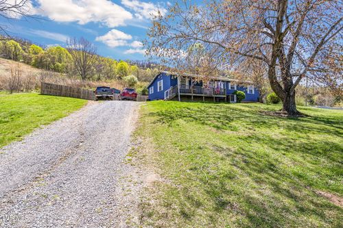 10955 Middle Wallens Creek Rd, Jonesville, VA, 24263-7748 | Card Image