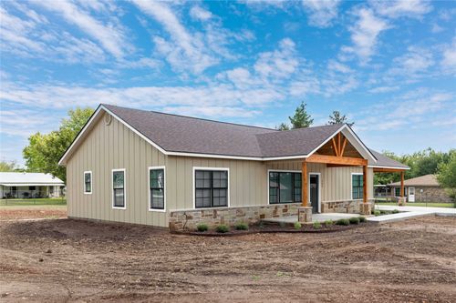 305 7th St, Blanket, TX, 76432-2090 | Card Image