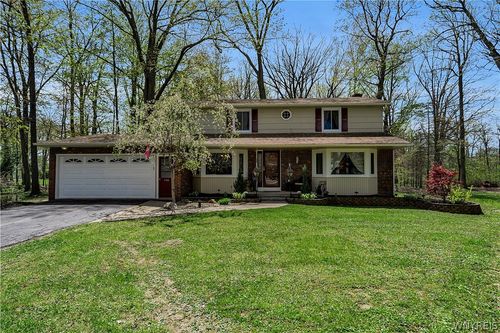 126 Amberwood Drive, Grand Island, NY, 14072 | Card Image