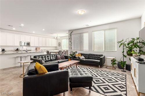 905 Sycamore Falls St, Henderson, NV, 89052-4524 | Card Image