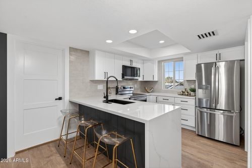 251-2020 W Union Hills Dr, Phoenix, AZ, 85027-5801 | Card Image