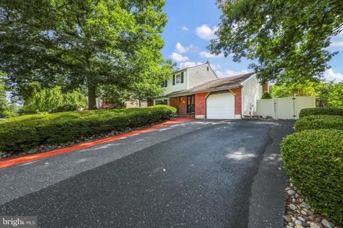 9 Forest Hill Dr, CHERRY HILL, NJ, 08003-1726 | Card Image