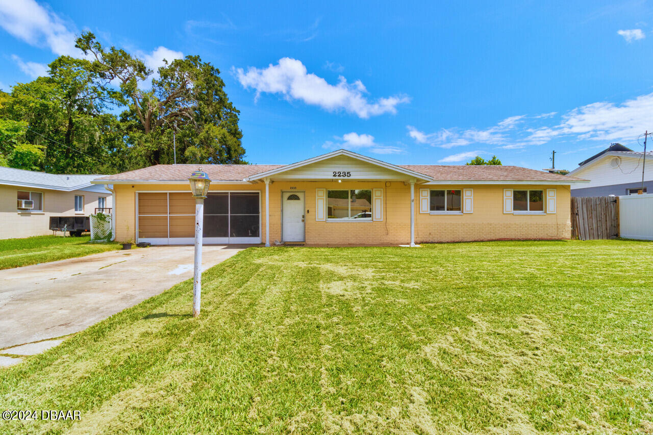 Green St, South Daytona, FL 32119