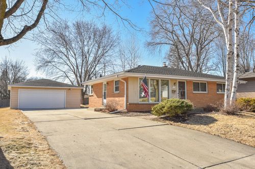 1828979 Princeway -, MENOMONEE FALLS, WI, 53051 | Card Image