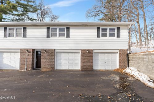 7 Elgin St, Colonie, NY, 12205 | Card Image