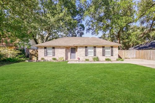 1111 Saint Scholastica St, Slidell, LA, 70460-2352 | Card Image