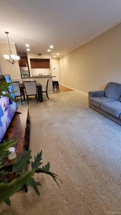 6600 Trillium Village Ln, Clarkston, MI, 48346-5203 | Card Image