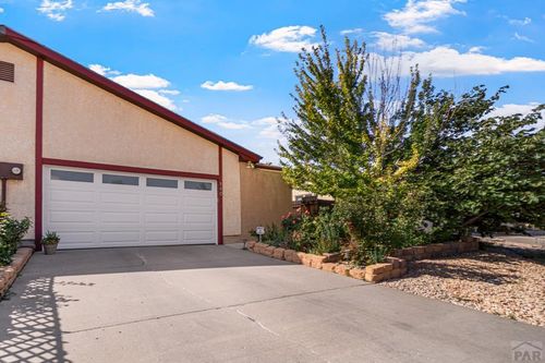 146 Douglas Ln, Pueblo, CO, 81001-1375 | Card Image