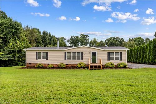 1222 Bryant Mill Rd, Ararat, NC, 27007-8082 | Card Image