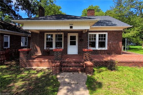 3004 N Patterson Ave, Winston-Salem, NC, 27105-4319 | Card Image