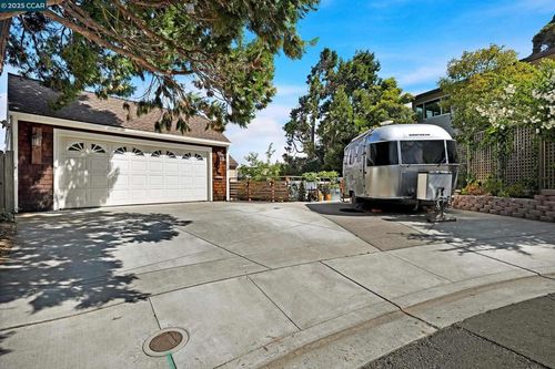 112 Inverness Ct, Benicia, CA, 94510-2009 | Card Image