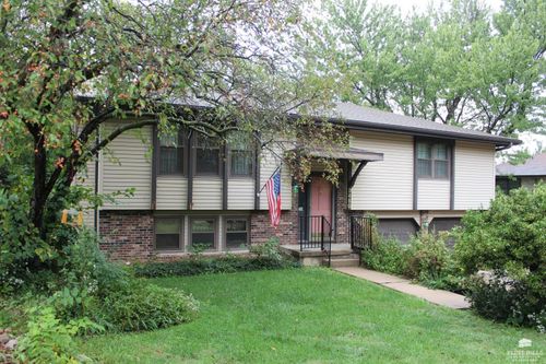 3450 Chimney Rock Rd, Manhattan, KS, 66503-2420 | Card Image