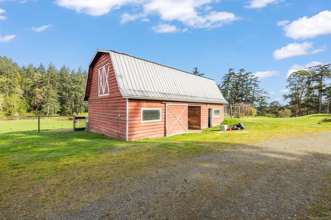 View of barn | Image 34
