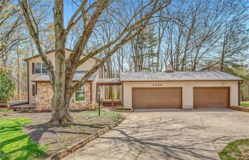 3389 Ledgewick Cir, Fairlawn, OH, 44333-3109 | Card Image