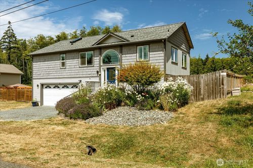 1243 Russell Dr, Coupeville, WA, 98239-4102 | Card Image