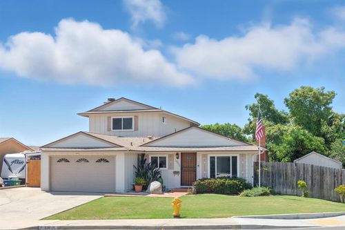 10005 White Pine Ln, Santee, CA, 92071-1142 | Card Image