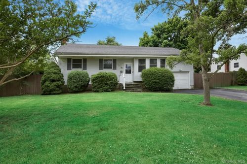 10 Brian Dr, East Islip, NY, 11730-2307 | Card Image