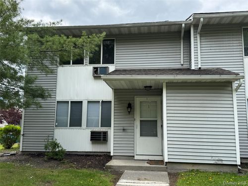 1 Ruth Ct, Middletown, NY, 10940-5328 | Card Image
