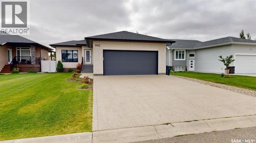 642 Aspen Cres, Pilot Butte, SK, S0G3Z0 | Card Image
