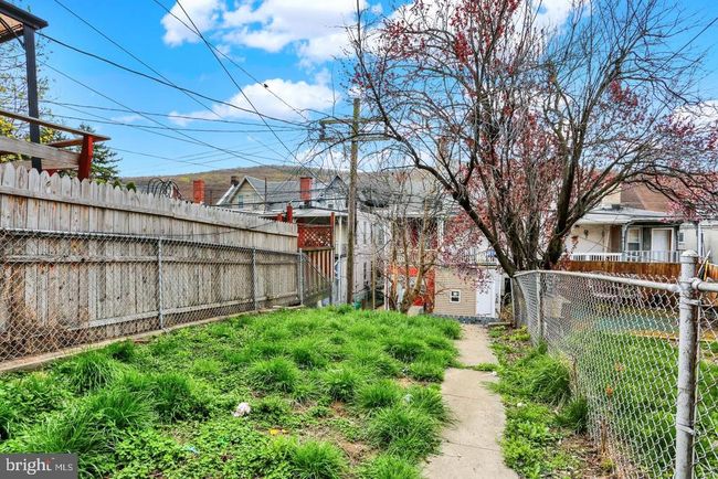1404 Perkiomen Ave, Townhouse with 5 bedrooms, 2 bathrooms and null parking in READING PA | Image 7