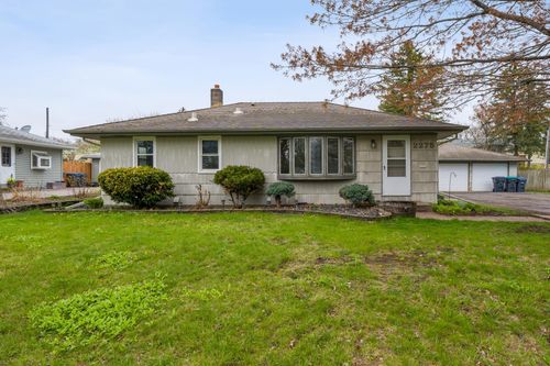 2275 Shawnee Dr, North Saint Paul, MN, 55109-1754 | Card Image