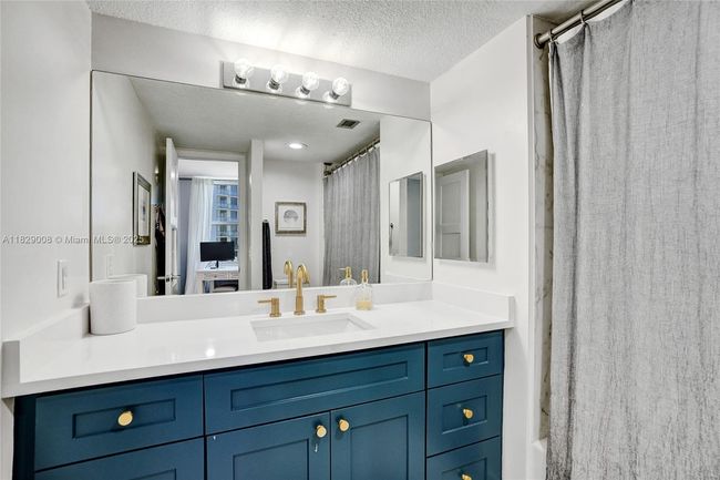 APT-403 - 1340 Ocean Blvd, Condo with 2 bedrooms, 2 bathrooms and null parking in Pompano Beach FL | Image 28