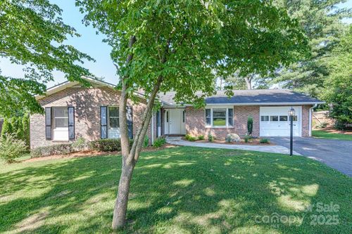 1045 Carousel Ln, Hendersonville, NC, 28792-5845 | Card Image