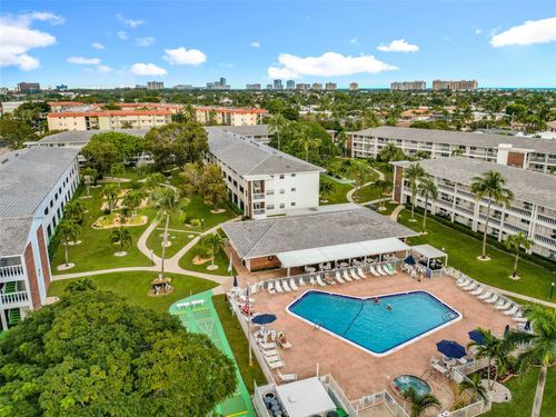 a201-5201 Ne 24th Ter, Fort Lauderdale, FL, 33308-3953 | Card Image