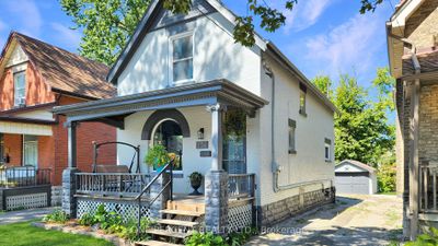 774 Lorne Ave, Home with 3 bedrooms, 2 bathrooms and 3 parking in London ON | Image 2