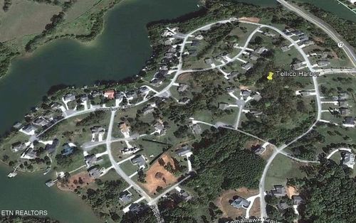 325 Cherokee Cir, Madisonville, TN, 37354-6058 | Card Image