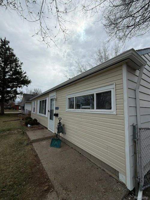 26511 Lehner St, Roseville, MI, 48066-3125 | Card Image