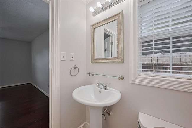 8045 Ridgeview Dr, House other with 3 bedrooms, 2 bathrooms and 1 parking in Houston TX | Image 20