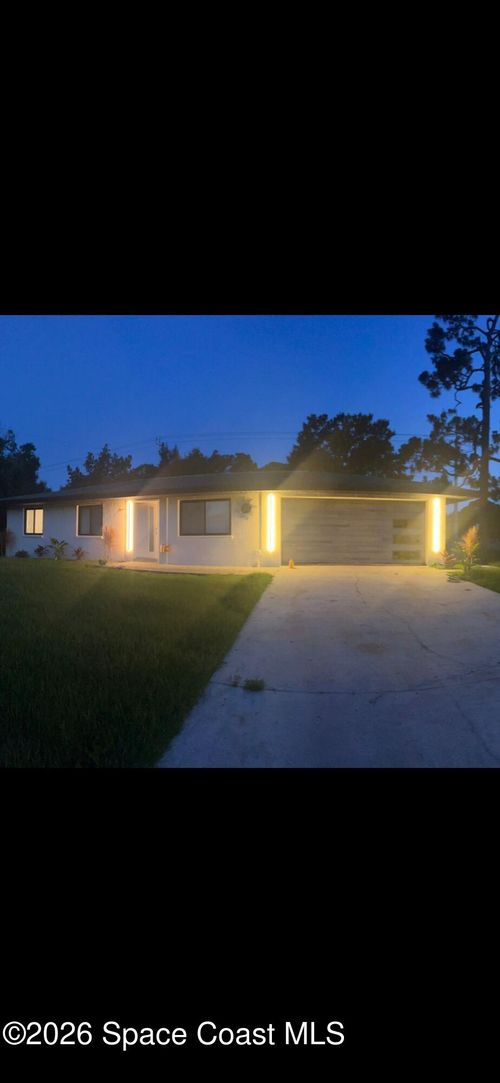 462 Breakwater St Se, PALM BAY, FL, 32909-4843 | Card Image