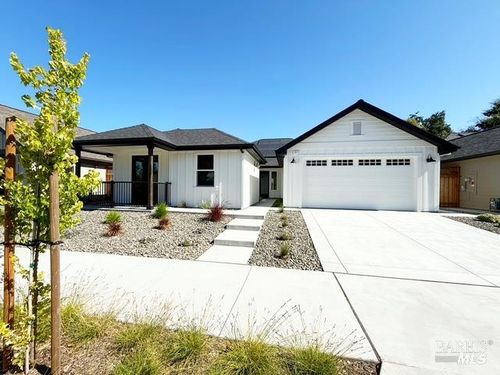 137 Maywood Lane, Windsor, CA, 95492 | Card Image