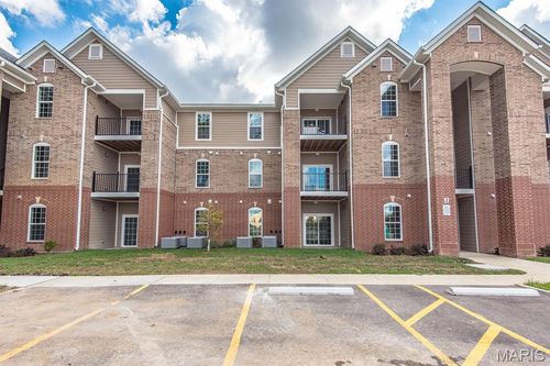 132 Harmony Meadows Ct, Dardenne Prairie, MO, 63368-8130 | Card Image