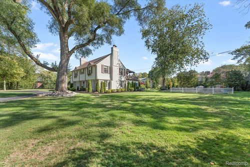 22241 Miami Dr, Grosse Ile, MI, 48138-1419 | Card Image