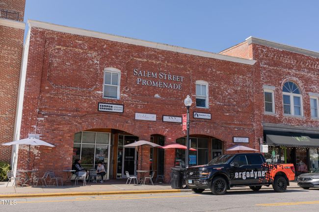 Salem Street shops | Image 28