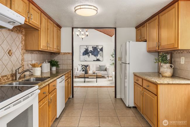 23516 20 Th Ave W, House other with 3 bedrooms, 2 bathrooms and 1 parking in Bothell WA | Image 18