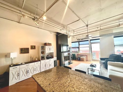 726-500 S Clinton St, Chicago, IL, 60607-4329 | Card Image