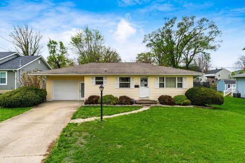 1212 Beacon St, Lancaster, OH, 43130-2104 | Card Image