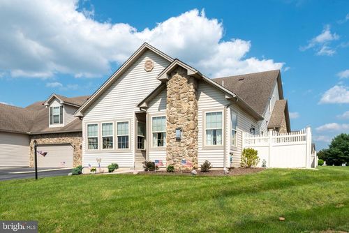 54 S Village Cir, PALMYRA, PA, 17078-8776 | Card Image
