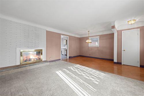 31670 Mackenzie Dr, Westland, MI, 48185-1607 | Card Image