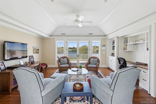 43 Old Main Rd, Quogue, NY, 11959-4200 | Card Image