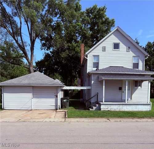 11 Front St, Rittman, OH, 44270-1423 | Card Image