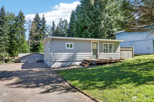 101 Gatewood Dr, Kelso, WA, 98626-9755 | Card Image