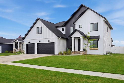 2651 Golden Ln S, Fargo, ND, 58104-7540 | Card Image